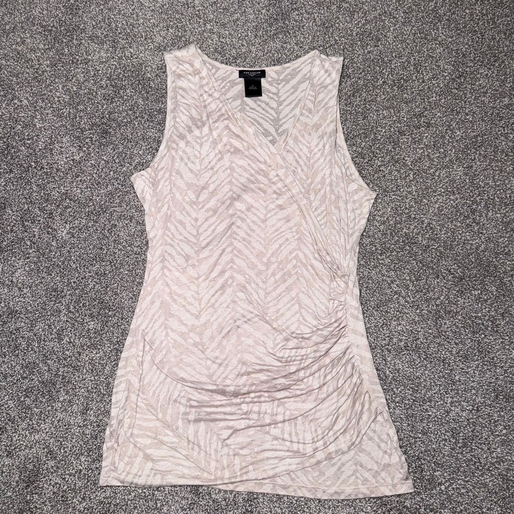 Ann Taylor Women's V-Neck Sleeveless Top w/ White & Tan Zebra Like Print - Small